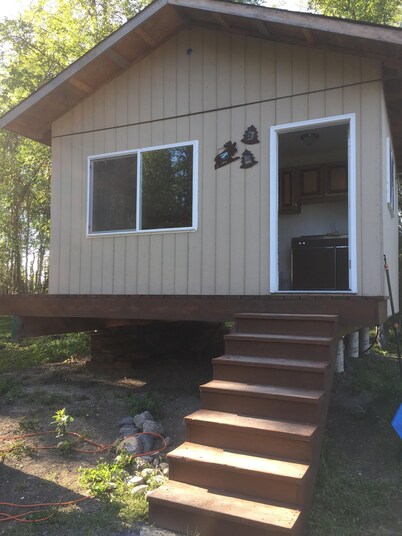 Back Woods Cabin... End Of The Road, Quiet...