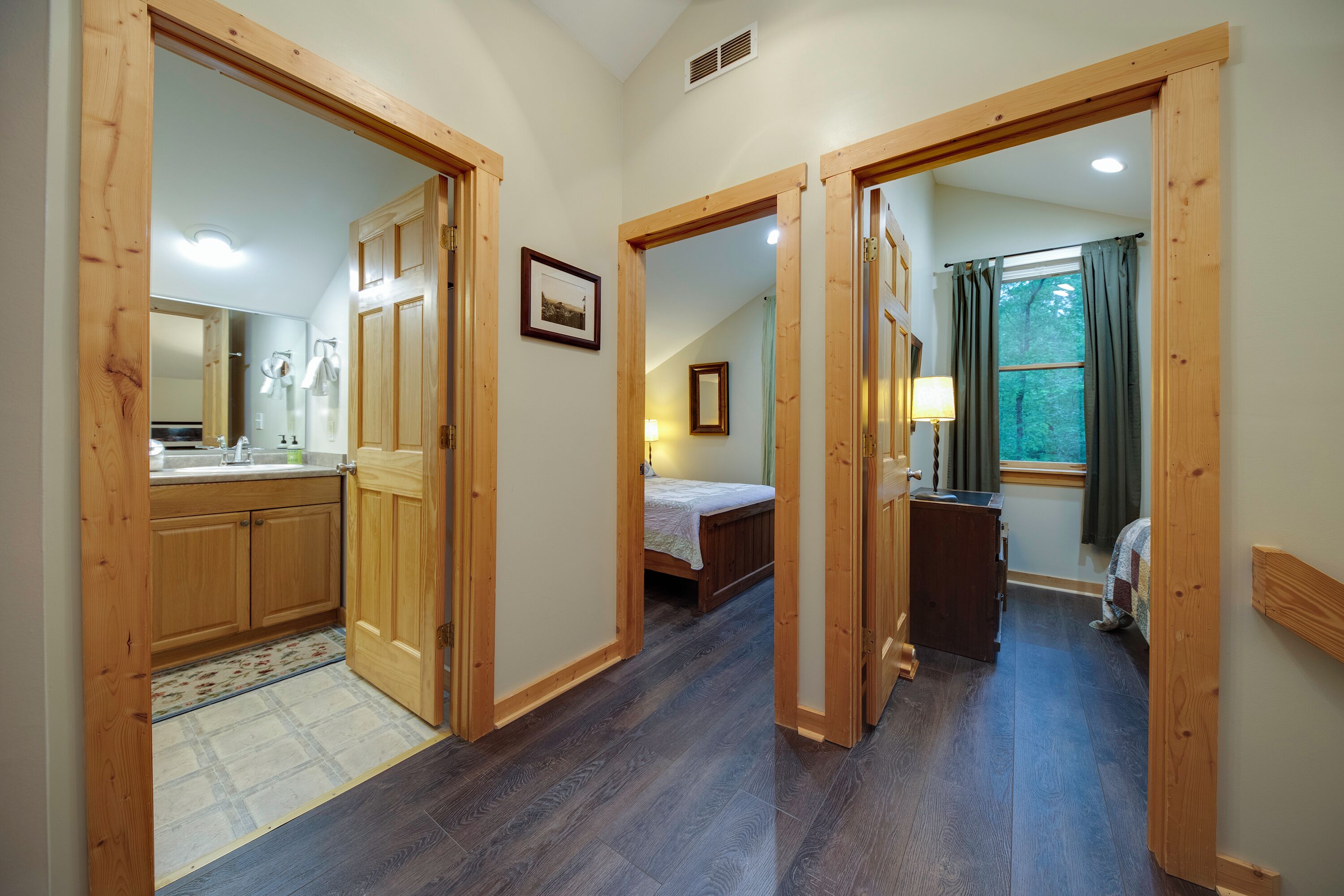 3 chambres, fer et planche à repasser, Wi-Fi gratuit, draps fournis