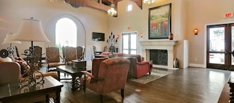 Luxurious ground floor studio with a lovely private patio, 