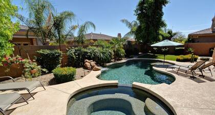 FIVE STARS - DAY DREAM OASIS! Three guest suites!