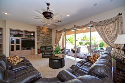 POOL HEAT INCLUDED NOV & DEC 2026 - DAY DREAM OASIS! Three guest suites!