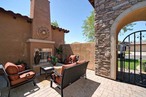 Terrace/patio - FIVE STARS - DAY DREAM OASIS! Three guest suites! (Goodyear)