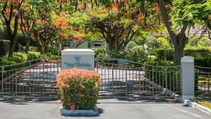 A gated entrance with a sign reading "Vista Waikoloa." -  Salt Water Pool⛱️  Ocean View 🌊 Hualalai View🌋 140+ 5 Star Reviews 🌟🌟🌟🌟🌟 (Waikoloa Village)
