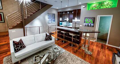 Amazing Design Downtown Sleeps 8