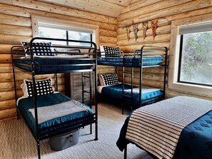 5 bedrooms, iron/ironing board, free WiFi, bed sheets