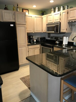 Private kitchen - Enjoy a Cozy Home with Great Rates - Perfect for a Family Flexcation! (Lake Harmony)