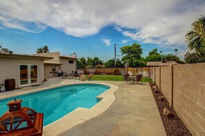 Pool - Perfect Location, Beautiful home w/3 King Beds, 1 Queen Bed, (Scottsdale)