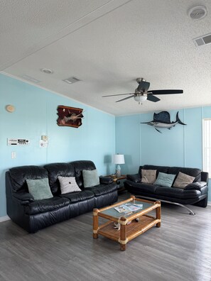 Smart TV, DVD player, table tennis, books - Tropical Island Paradise W / Open Water Views!  (Cudjoe Key)