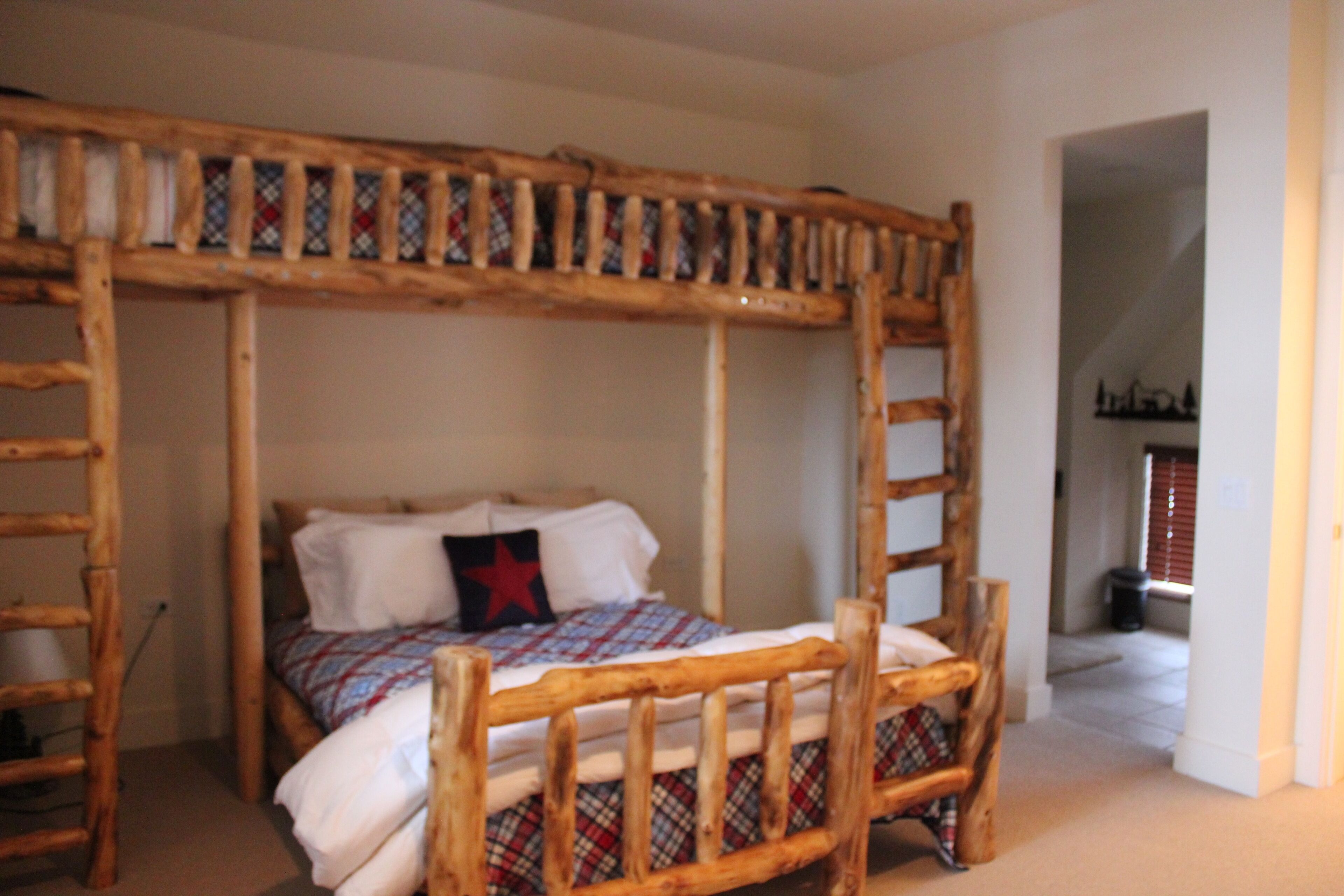 3 多间卧室、熨斗/熨衣板、WiFi、床单