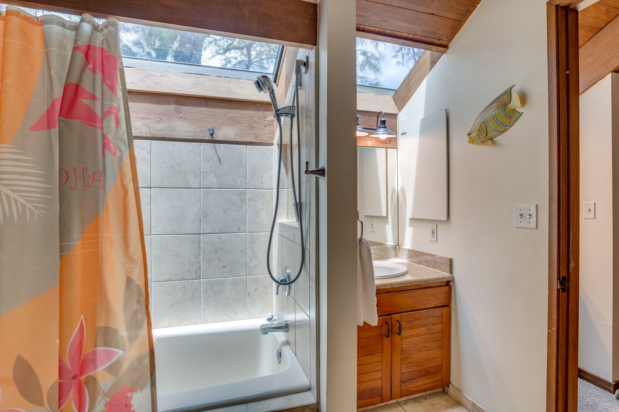 Combined shower/tub, hair dryer, towels, soap