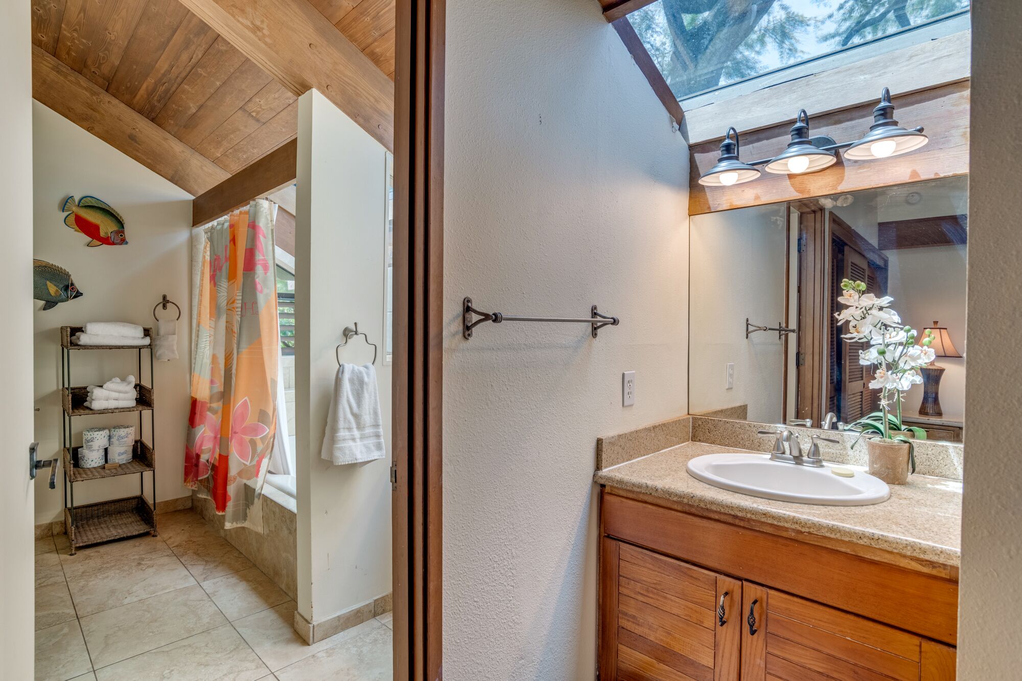 Combined shower/tub, hair dryer, towels, soap