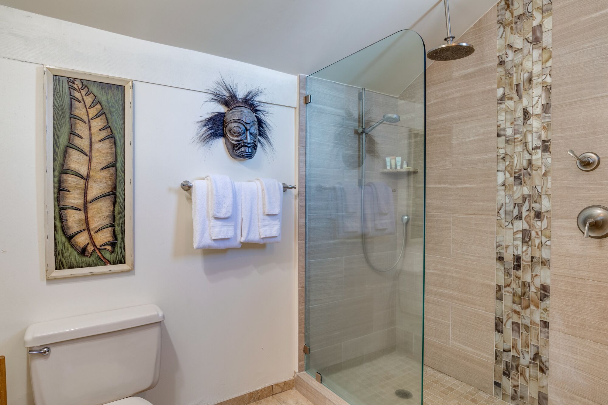 Combined shower/tub, hair dryer, towels, soap