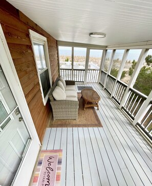 Property grounds - Beautiful Beachfront Retreat on Broadkill Beach. Perfect for couples & families. (Milton)