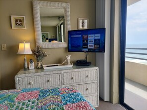 2 bedrooms, desk, iron/ironing board, free WiFi - 10/10 EXCEPTIONAL!!!-164 REVIEWS-DAYTONA BEACH-2BD/2BA-RENOVATED-WELL STOCKED (Daytona Beach Shores)