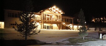 Mountain Cabin, 4 Bedrooms, 2 Baths, Near Golf Course & 5 Minutes To Ski Area