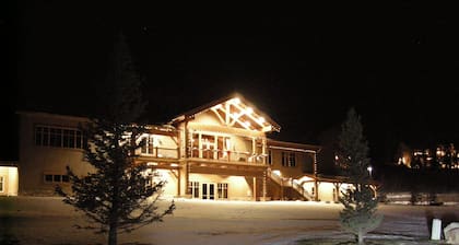 Mountain Cabin, 4 Bedrooms, 2 Baths, Near Golf Course & 5 Minutes To Ski Area