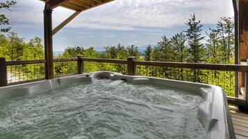 Tina de hidromasaje al aire libre