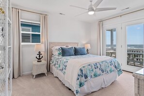 5 bedrooms, desk, iron/ironing board, travel crib