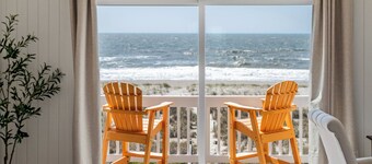 Nydelig, renovert 5 Br 4 Bth Oceanfront Hjem med privat oppvarmet basseng!