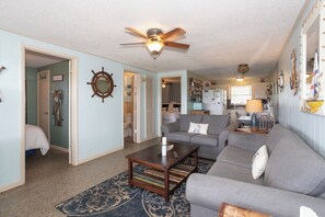 Smart TV, DVD player - Gorgeous Unobstructed Gulf views & path in Laguna Beach on quiet West End of PCB (Panama City Beach)