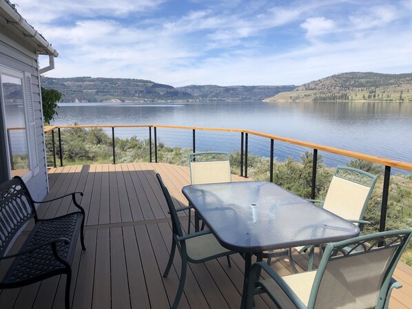 Outdoor dining - ★New Deck★ 10/10 View with Easy Beach Access ★ (Seven Bays)