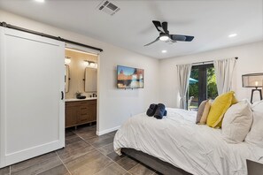 3 soverom, strykejern/-brett, reiseseng for barn og wi-fi (inkludert)