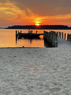 On the beach, sun-loungers - Charming Beachfront Townhome-Screen Porch-Sundeck-Beach and 4 Parking Spots! (Dewey Beach)