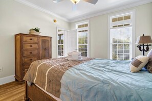 7 bedrooms, iron/ironing board, free WiFi - 7 Brm, 5 1/2 baths! Beautiful Ocean views (Edisto Beach)