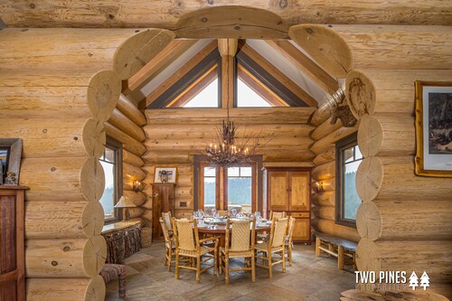 Gorgeous Home! Private Hot Tub, Stunning Views, & Backcountry Ski Access!