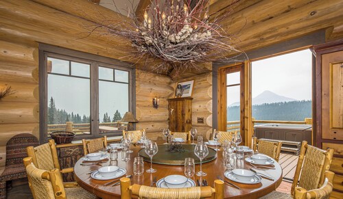 Increíble casa en Beehive Basin: terraza masiva, grandes vistas, jacuzzi privado y más.