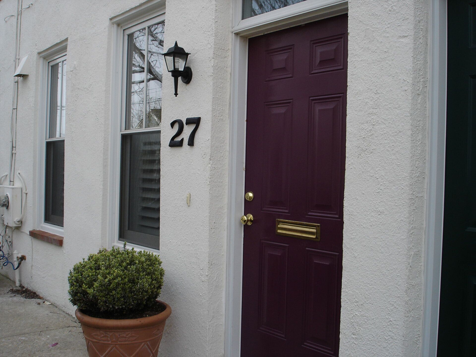 Walk everywhere . . .just minutes to historic Annapolis,  Updated.