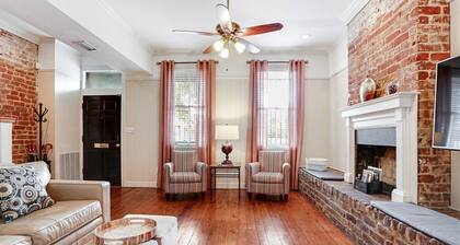 Savannah Historic District Row House + Sun Room!