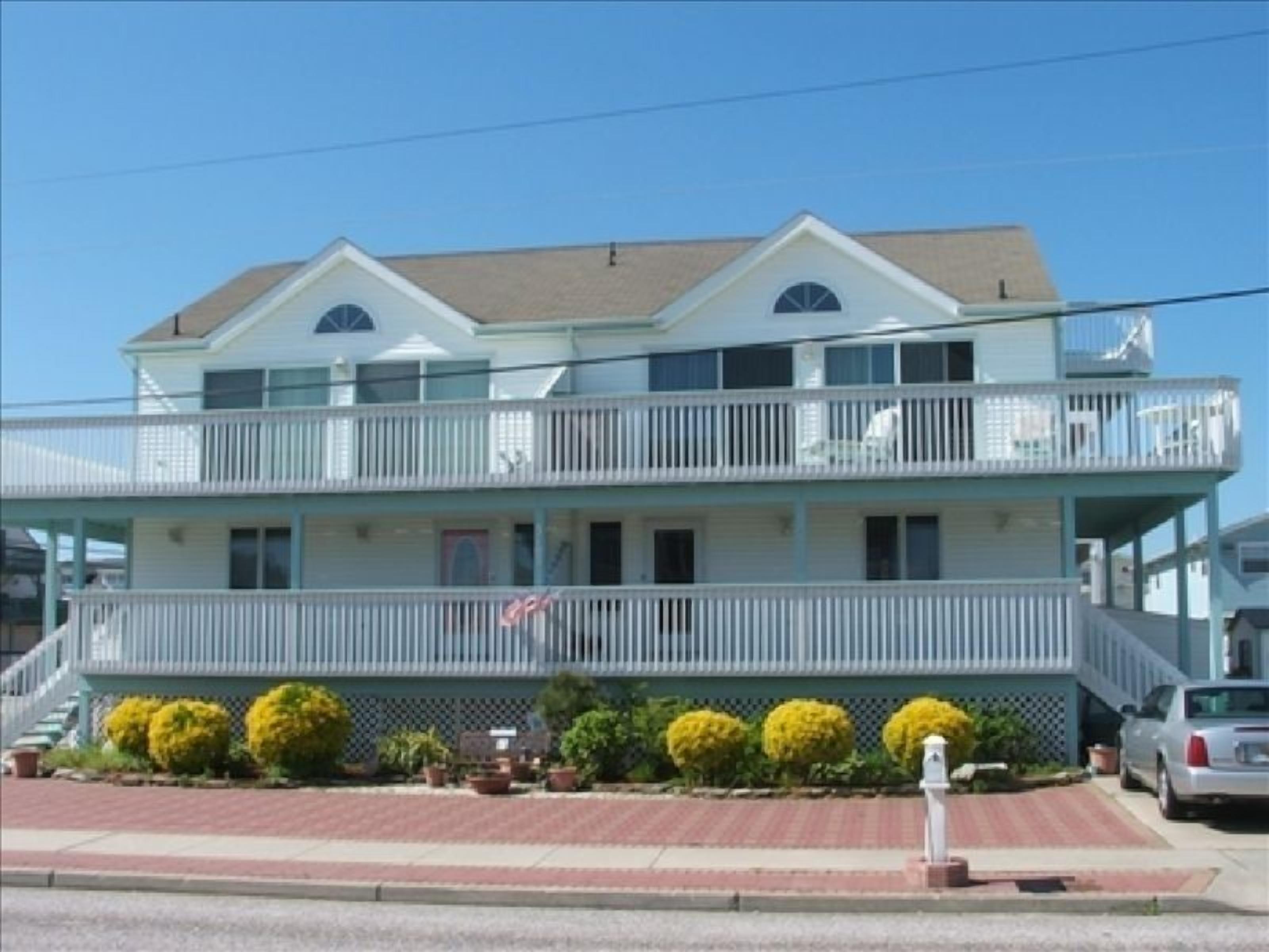 Beautiful Sea Isle Townhouse with Ocean and Bay Views!