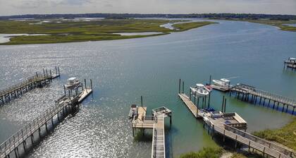 Figure Eight Island/Gorgeous Sunsets Overlooking Sound With Deep Water Dock