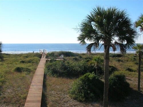 Best BEACHFRONT Kiawah Rates! Pup Friendly.  Guests Love My Cozy Home.