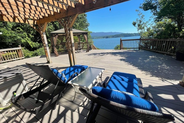 Watch Eagles fly over