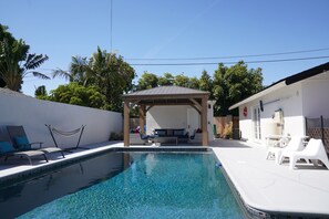 Piscine extérieure, piscine chauffée