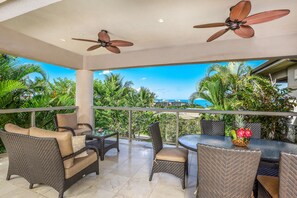 Outdoor dining - Maui Breeze Retreat at Ho'olei available Feb 23-27,Apr 9-17,Apr 24-30! Book now! (Kihei)