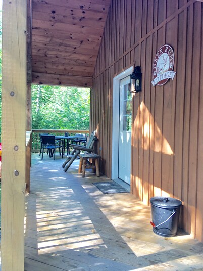 Relaxing Getaway-Enjoy a hot tub in the woods