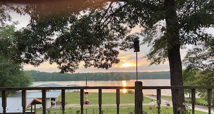 Outdoor family time on the patio, at the pool-pool house, or on the boat dock!
