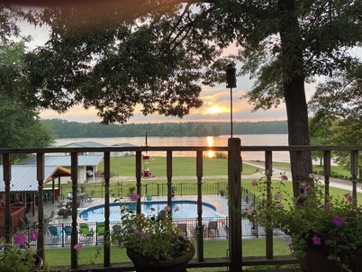 Outdoor family time on the patio, at the pool-pool house, or on the boat dock!