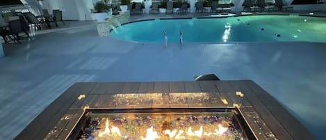 Outdoor pool, a heated pool