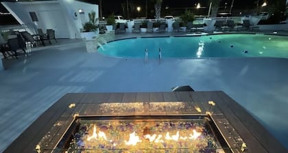 Killer kitchen, OMG Gulf, bay views. Right on the beach. Sleeps 2-4.