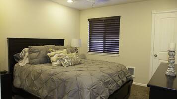 2 bedrooms, iron/ironing board, WiFi, bed sheets