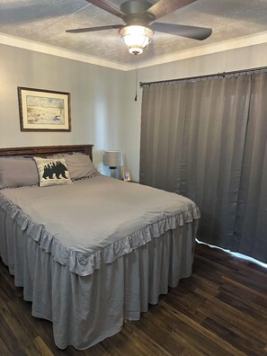 3 bedrooms, WiFi, bed sheets, wheelchair access