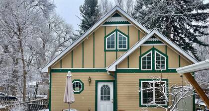 Beautiful cottage - great location in Old Town near Colorado State University!