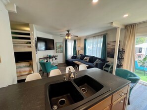 Interior - 70 steps to surf! A+ location! A+ Patio! A+ parking! (San Diego)