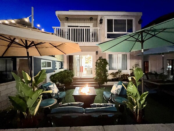 Terrace/patio - 70 steps to surf! A+ location! A+ Patio! A+ parking! (San Diego)