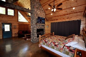 1 bedroom, free WiFi, bed sheets - Ole Blue (Broken Bow)
