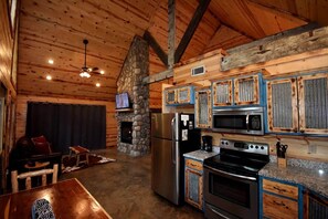 Fridge, microwave, oven, stovetop - Ole Blue - Couples | King Bed | HotTub | Fireplace (Broken Bow)